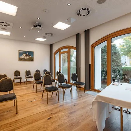 By Ihg Hotel Innsbruck