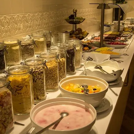 Отель Alphotel 4*