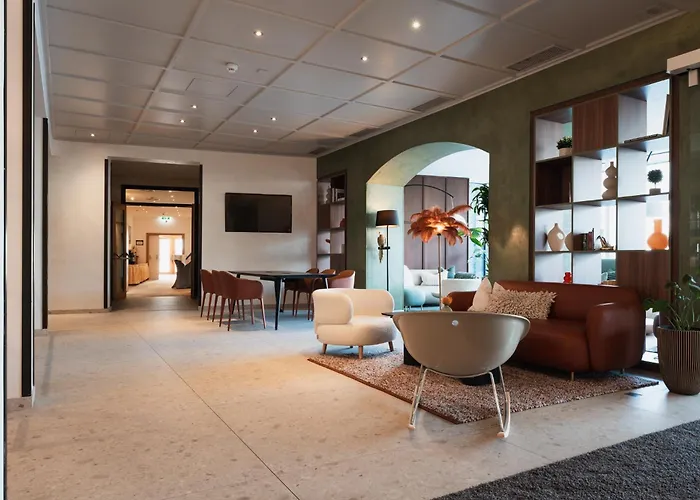 Отель Alphotel 4*