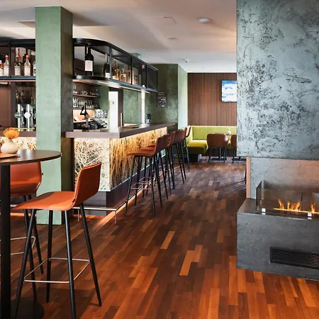 Готель Alphotel 4*