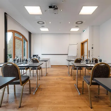 Готель Alphotel