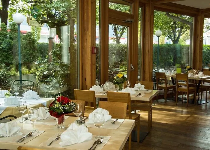 Alphotel Готель Інсбрук